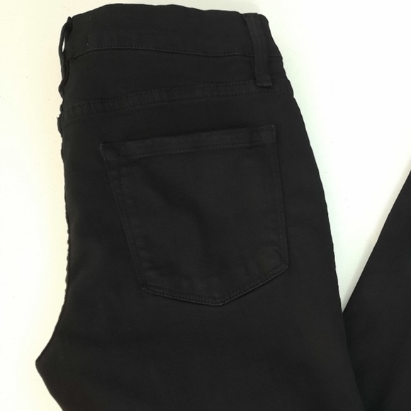 Frame Black Skinny Jeans. Distress in the Front Only. Like New! - Picture 10 of 13